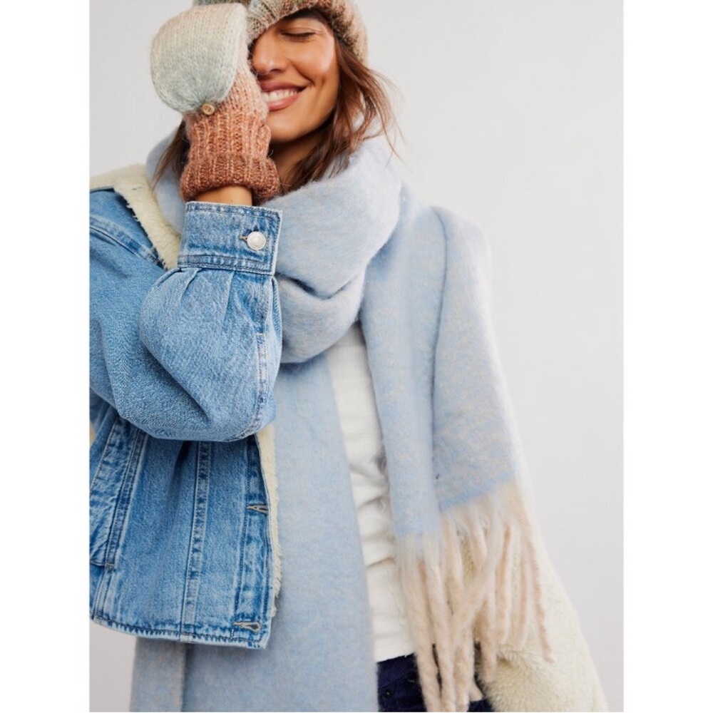 FREE PEOPLE   
Cozy Blue and Cream Scarf